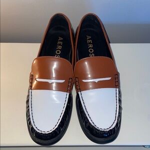 Aerosoles Three Tone Black, White & Brown Leather Loafers. Sienna.  Size 9